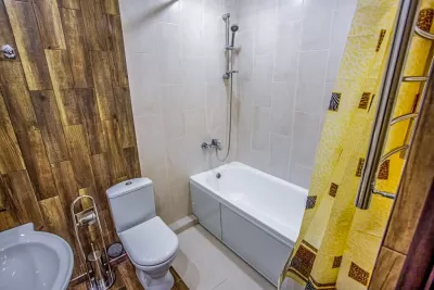 Ванная комната 2-местного люкса в санатории Дубрава Железноводск - фотография