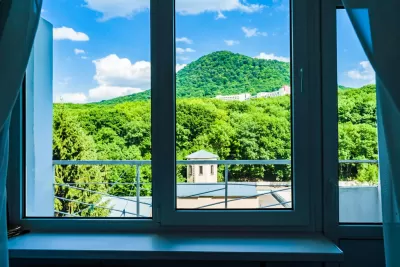 Номер 1-местный 2 категории в санатории Дубрава в Железноводске - фотография